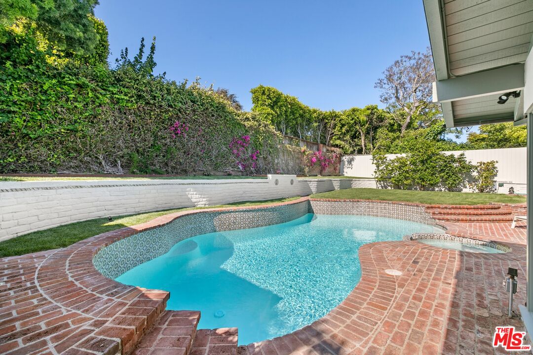 14949 La Cumbre Dr, Pacific Palisades