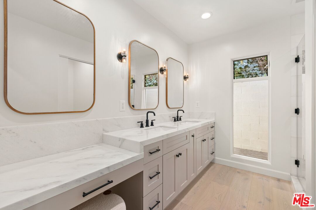 14949 La Cumbre Dr, Pacific Palisades
