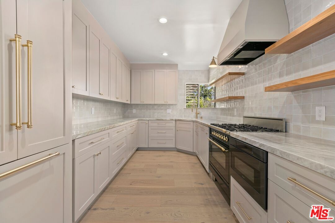 14949 La Cumbre Dr, Pacific Palisades