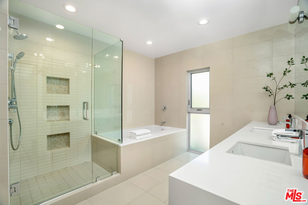 1006 Berkeley St, Santa Monica