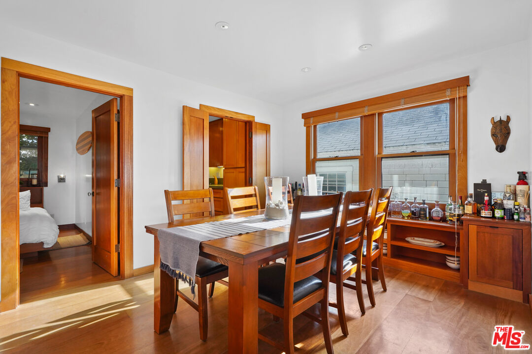 1366 Palisades Beach Rd, Santa Monica