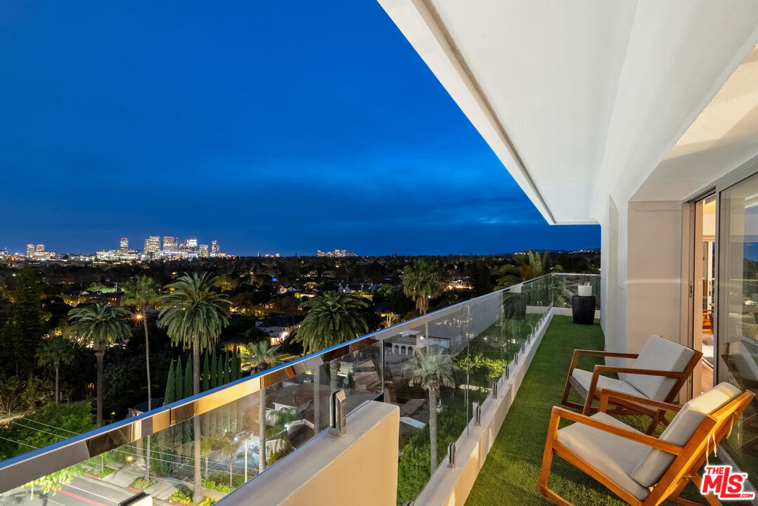 838 N Doheny Dr Unit: 901, West Hollywood