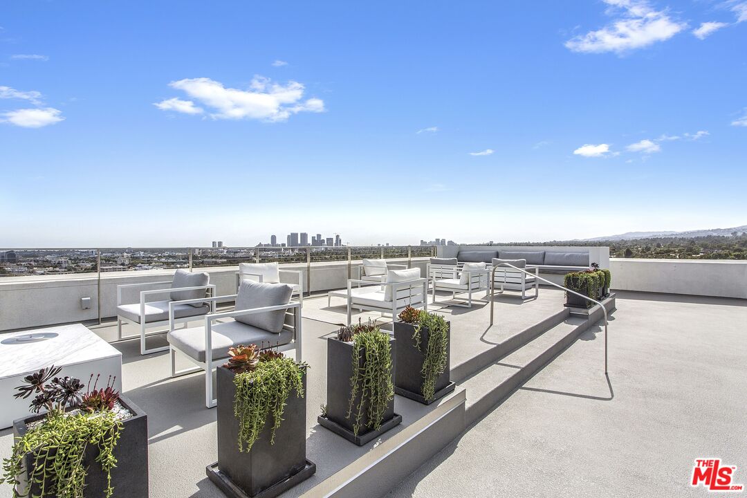 838 N Doheny Dr Unit: 901, West Hollywood