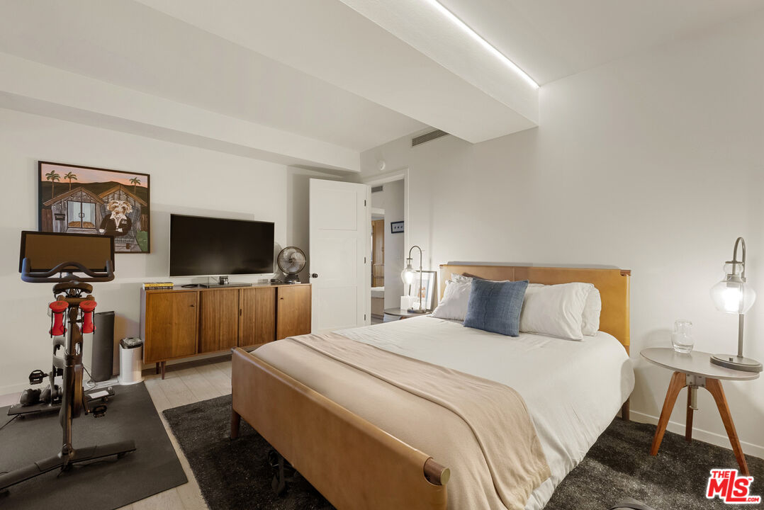 838 N Doheny Dr Unit: 901, West Hollywood