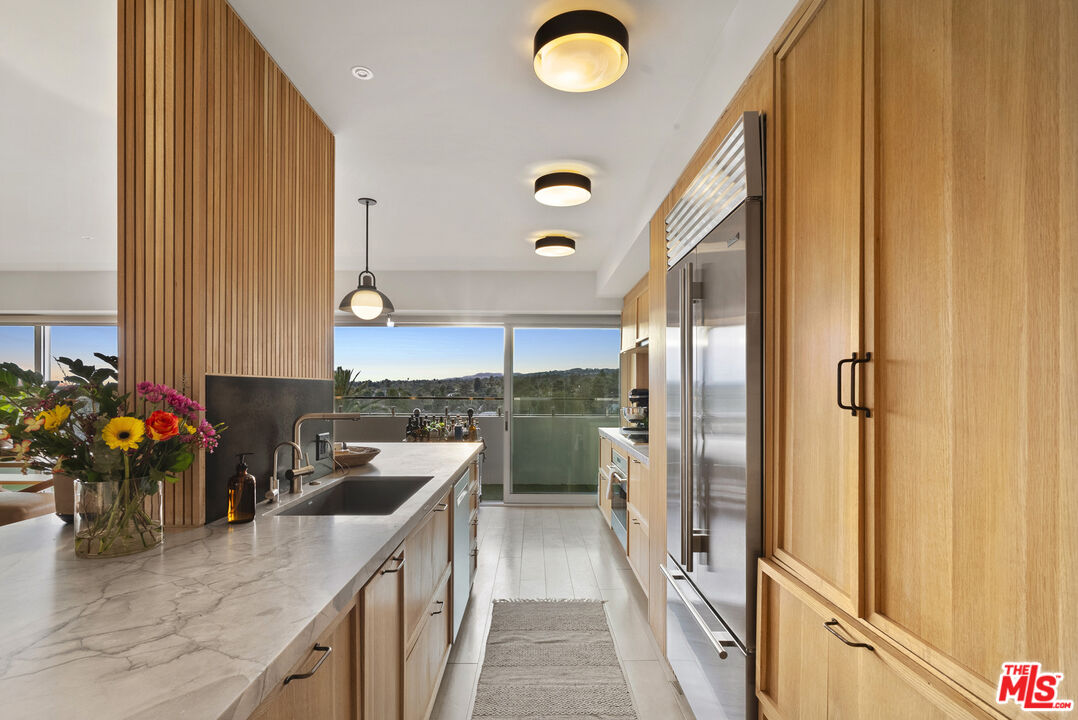 838 N Doheny Dr Unit: 901, West Hollywood