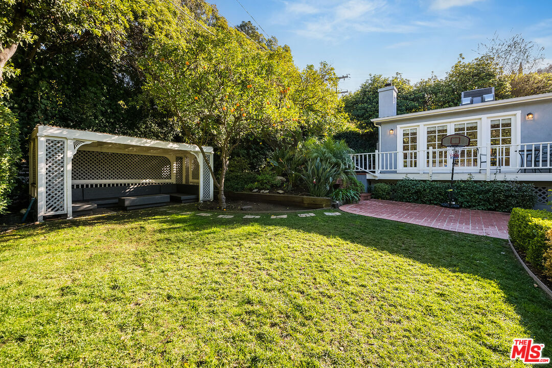 4080 Murietta Ave, Sherman Oaks