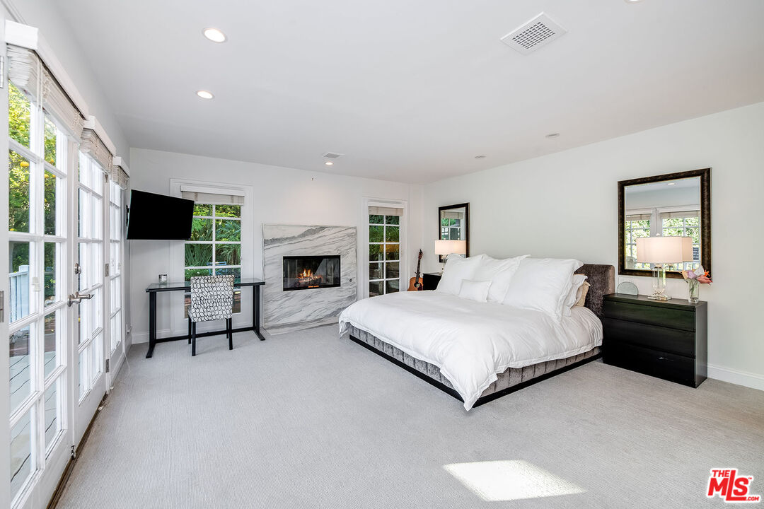 4080 Murietta Ave, Sherman Oaks