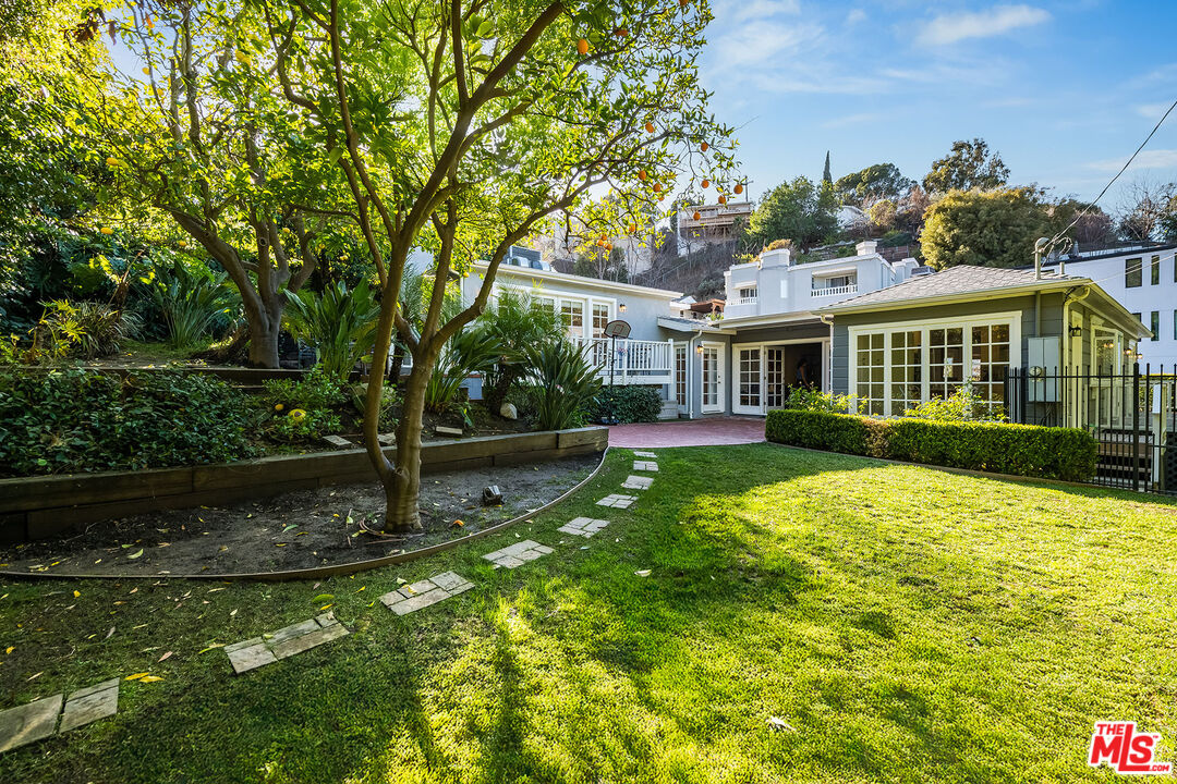 4080 Murietta Ave, Sherman Oaks