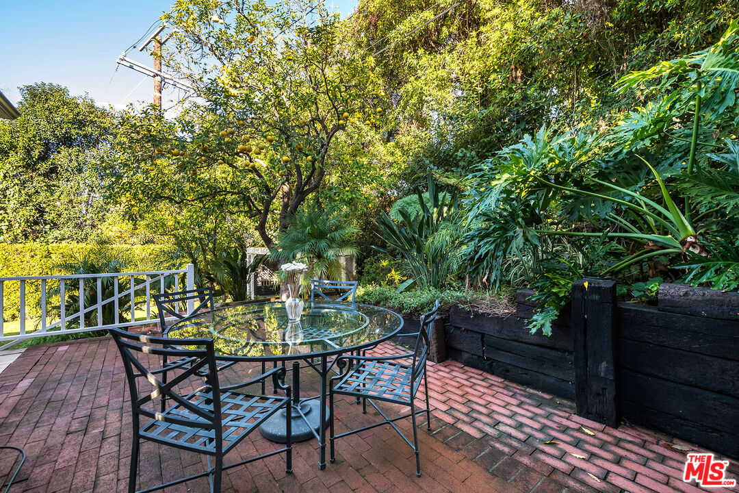 4080 Murietta Ave, Sherman Oaks