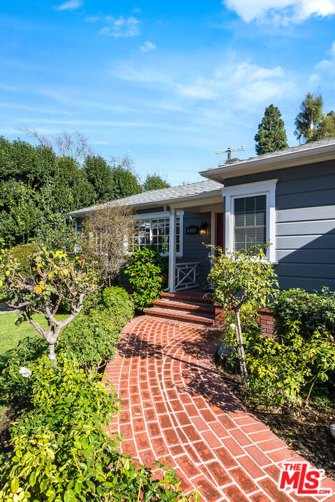 4080 Murietta Ave, Sherman Oaks