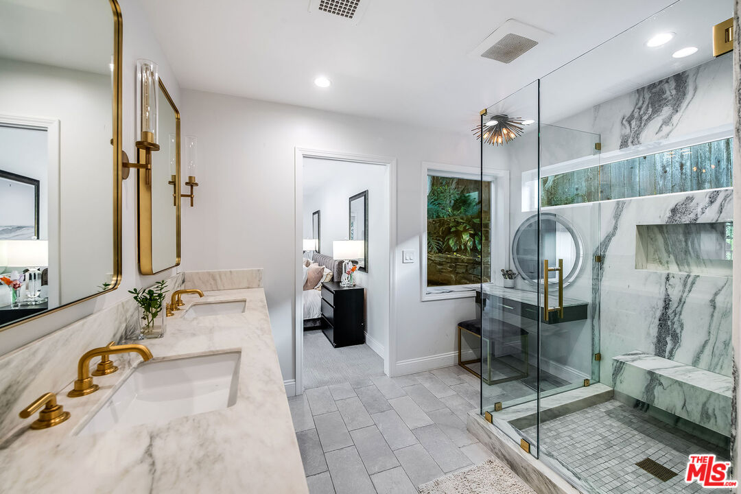4080 Murietta Ave, Sherman Oaks