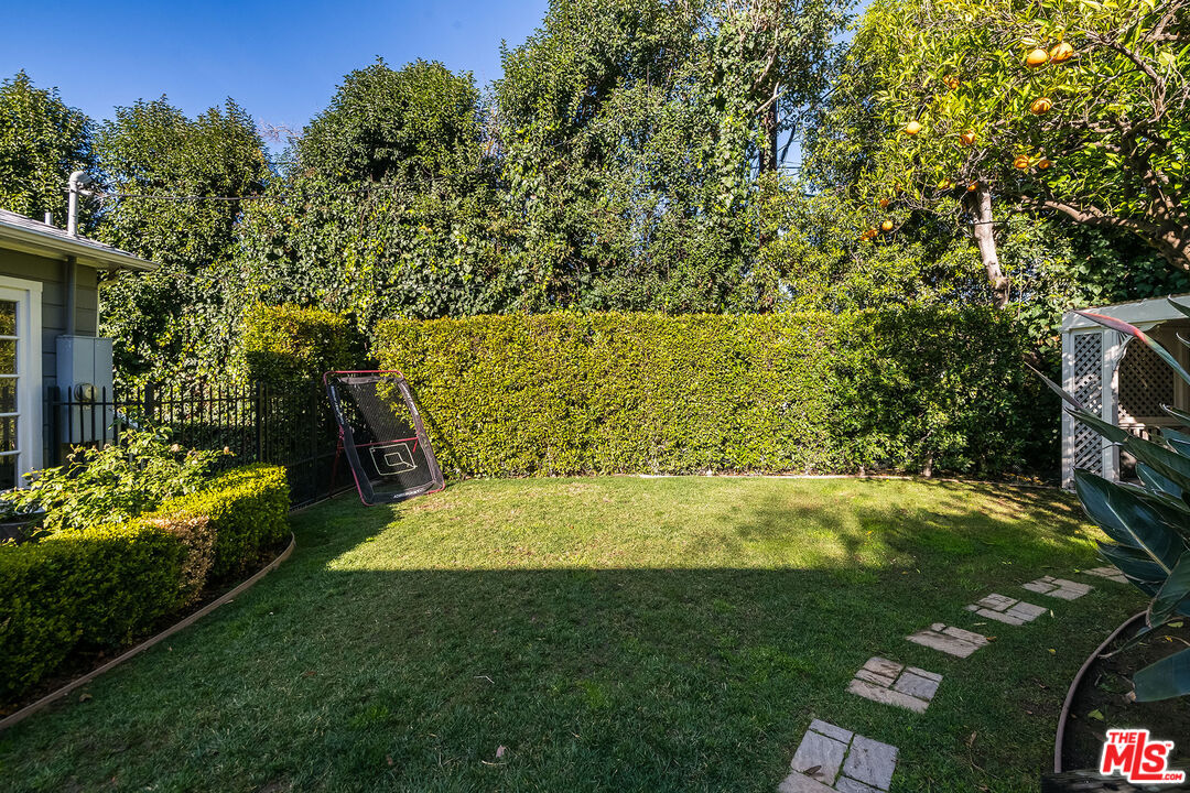 4080 Murietta Ave, Sherman Oaks