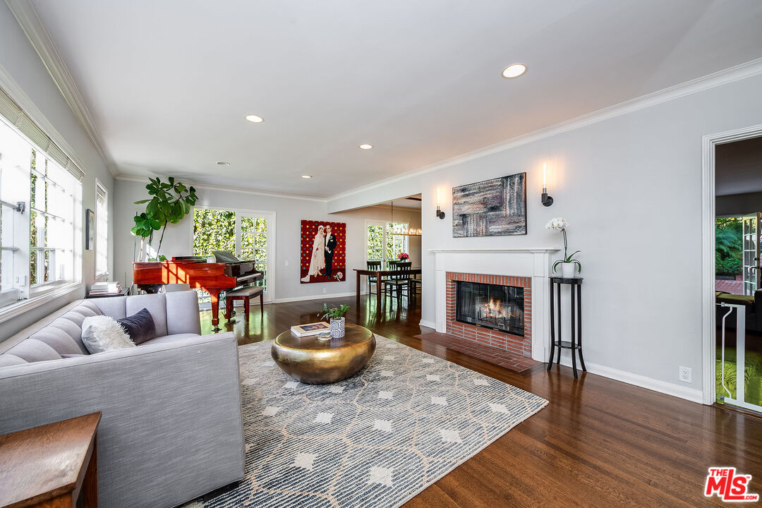 4080 Murietta Ave, Sherman Oaks