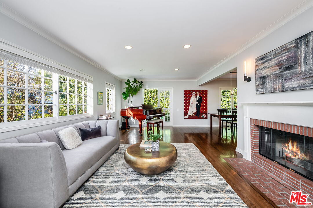 4080 Murietta Ave, Sherman Oaks