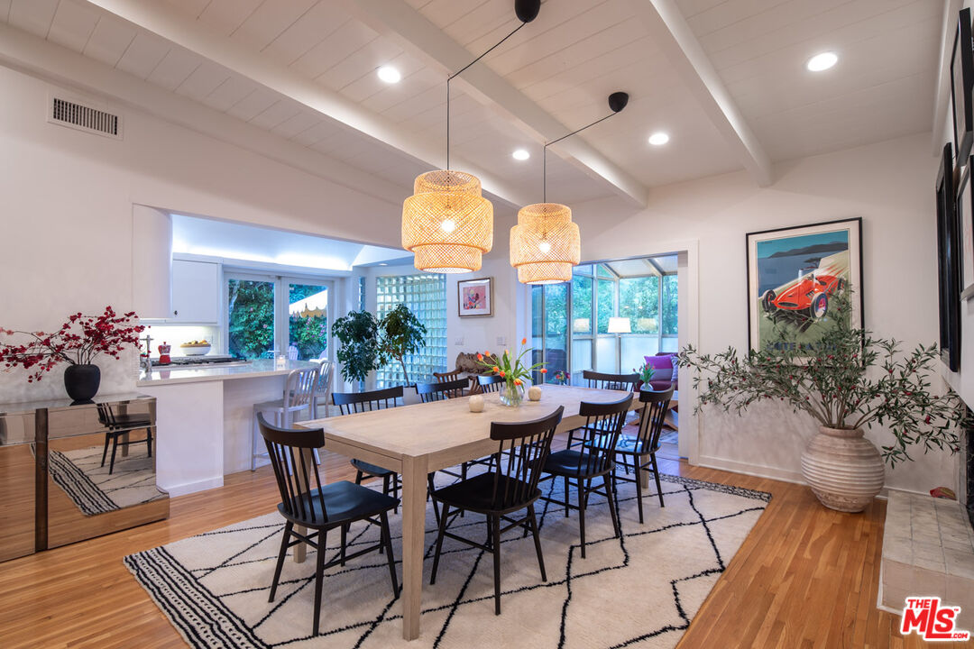 3226 Longridge Ter, Sherman Oaks