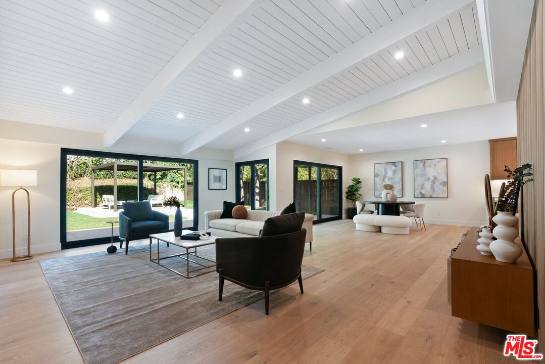 10001 Sundial Ln, Beverly Hills