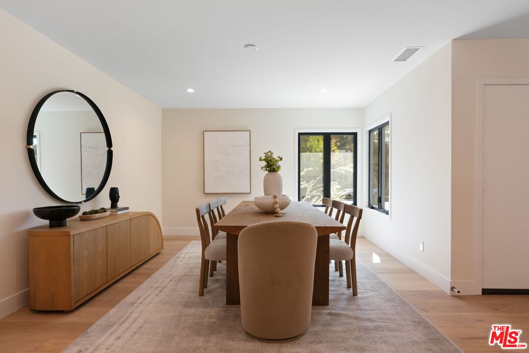 10001 Sundial Ln, Beverly Hills