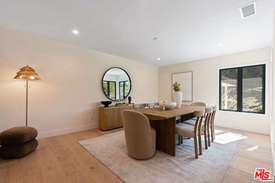 10001 Sundial Ln, Beverly Hills