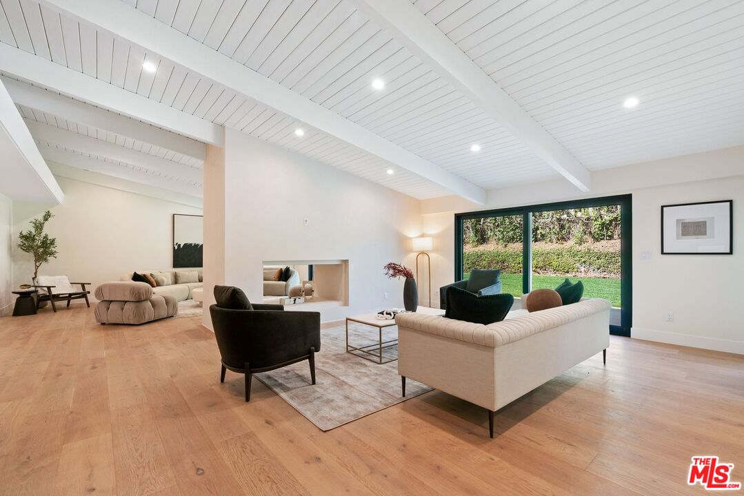 10001 Sundial Ln, Beverly Hills