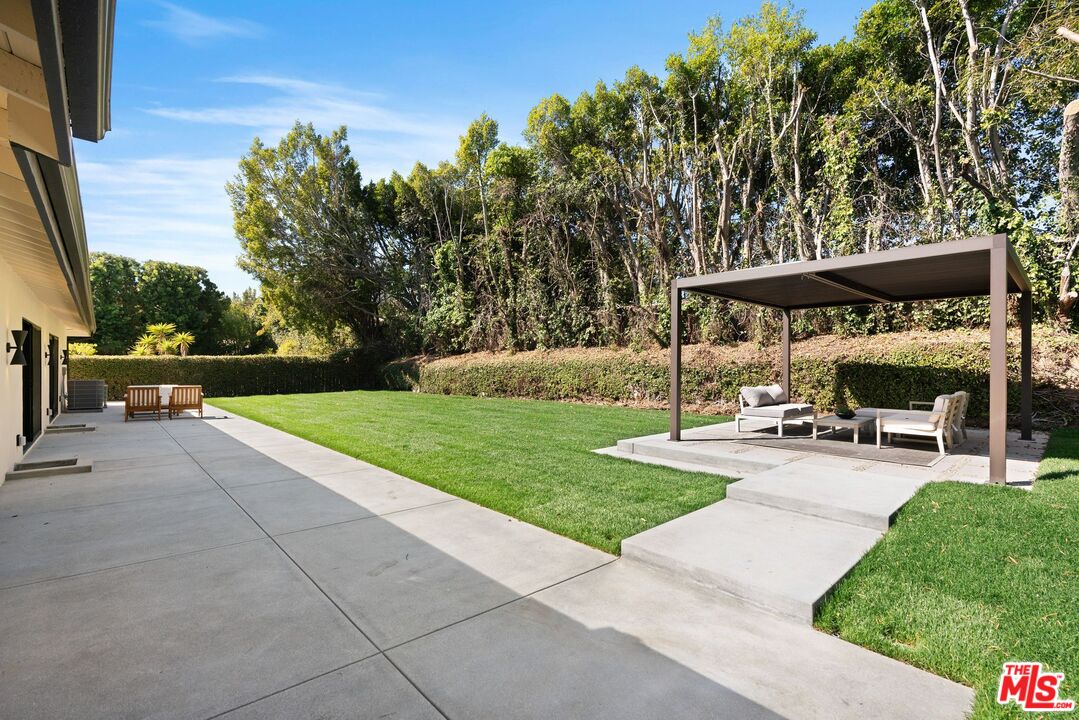 10001 Sundial Ln, Beverly Hills