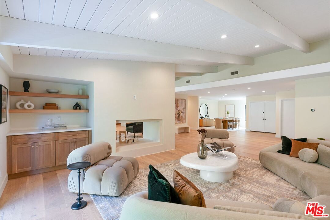 10001 Sundial Ln, Beverly Hills