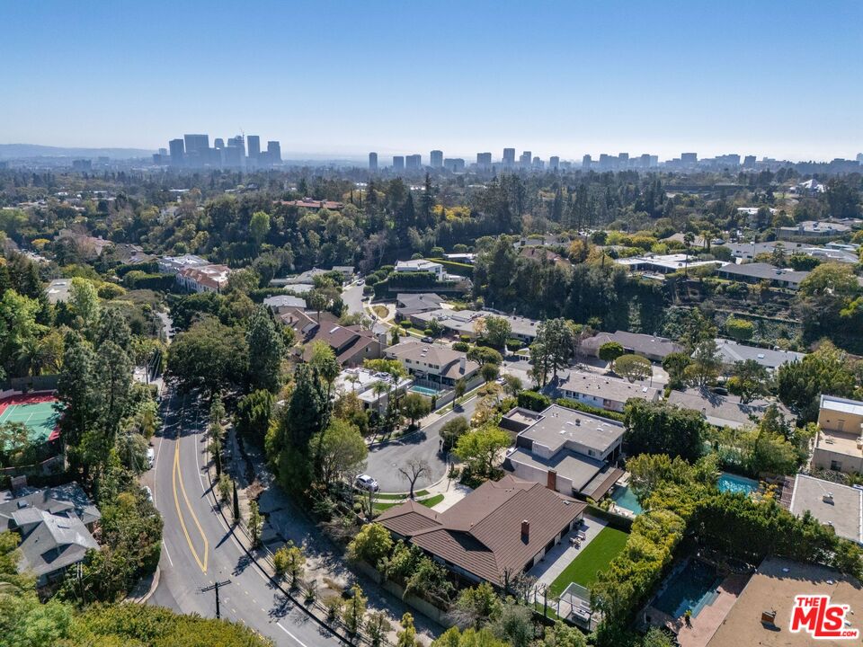 10001 Sundial Ln, Beverly Hills