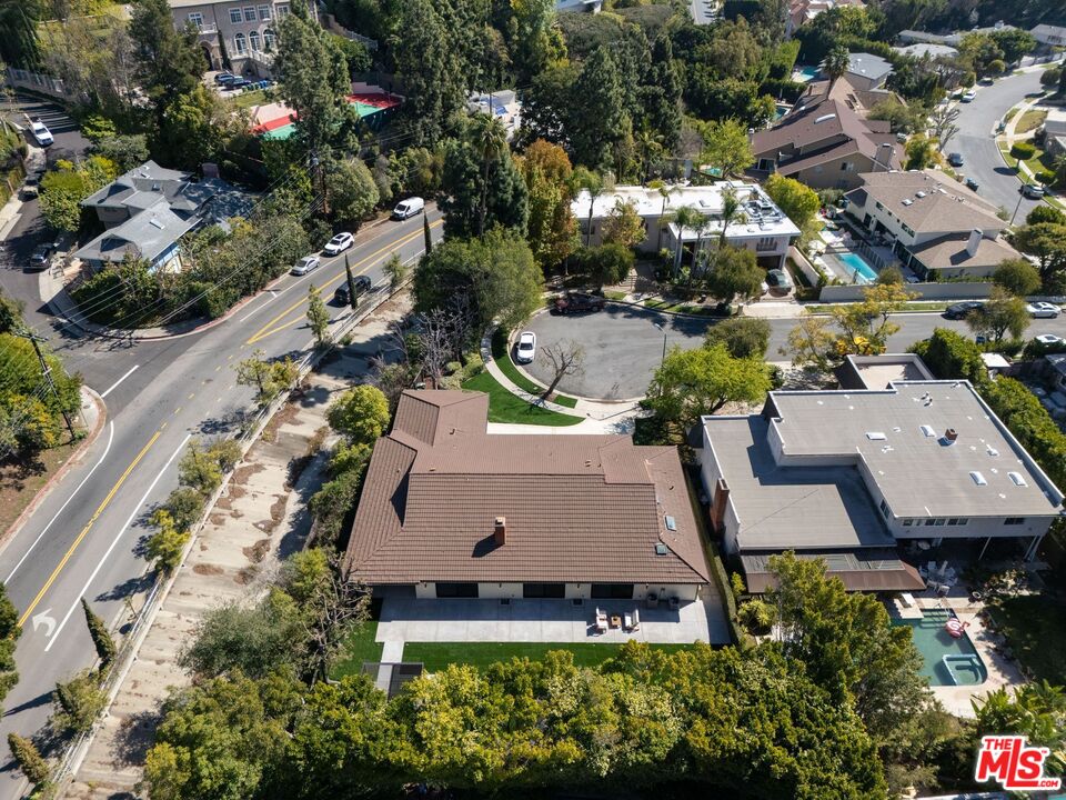 10001 Sundial Ln, Beverly Hills