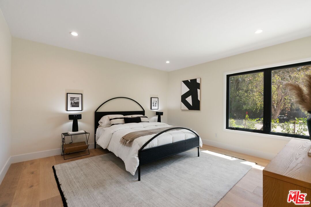 10001 Sundial Ln, Beverly Hills