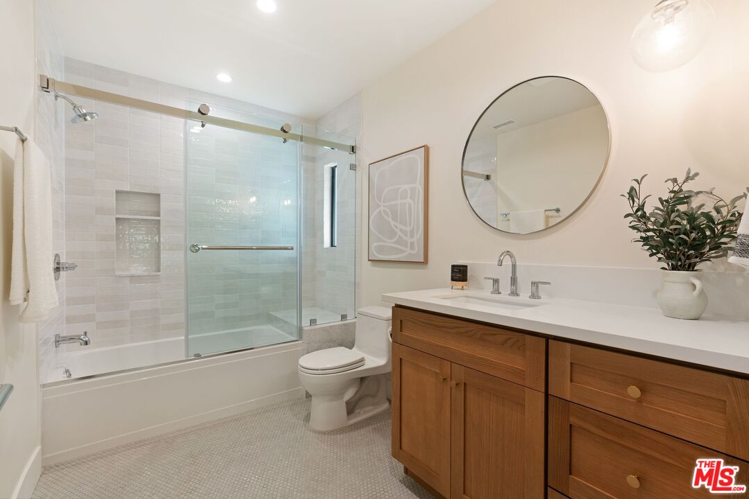 10001 Sundial Ln, Beverly Hills