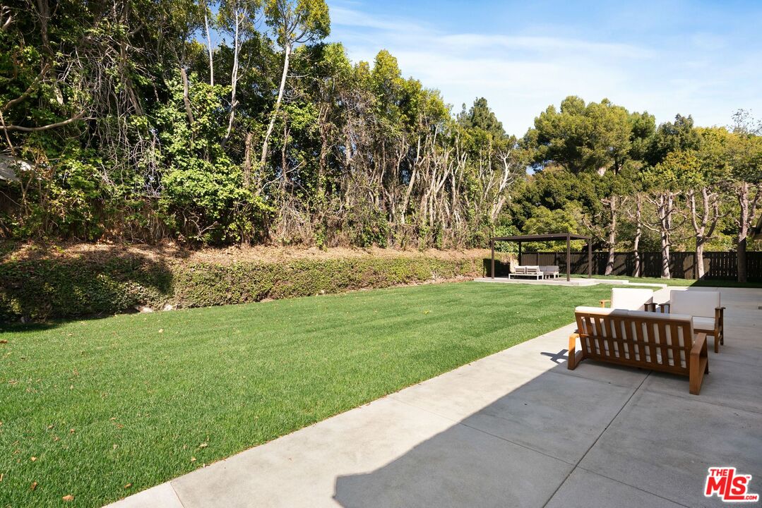 10001 Sundial Ln, Beverly Hills