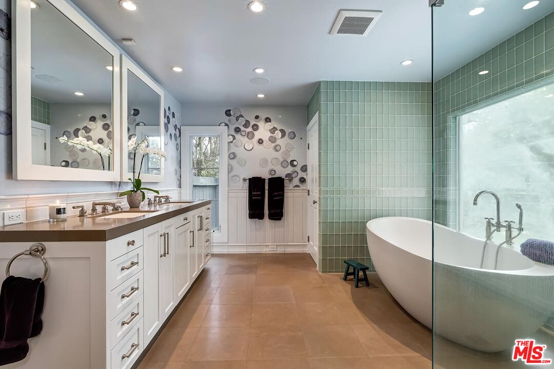 2285 Betty Ln, Beverly Hills