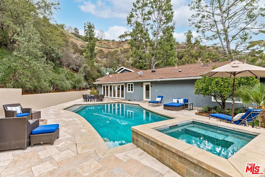 2285 Betty Ln, Beverly Hills