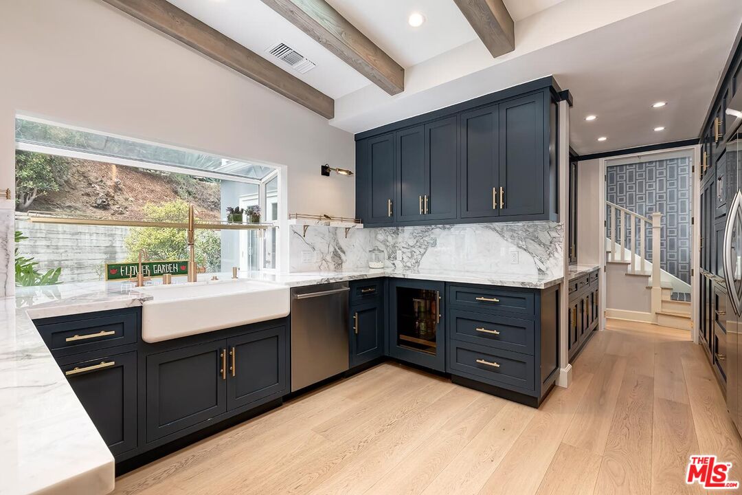 2285 Betty Ln, Beverly Hills