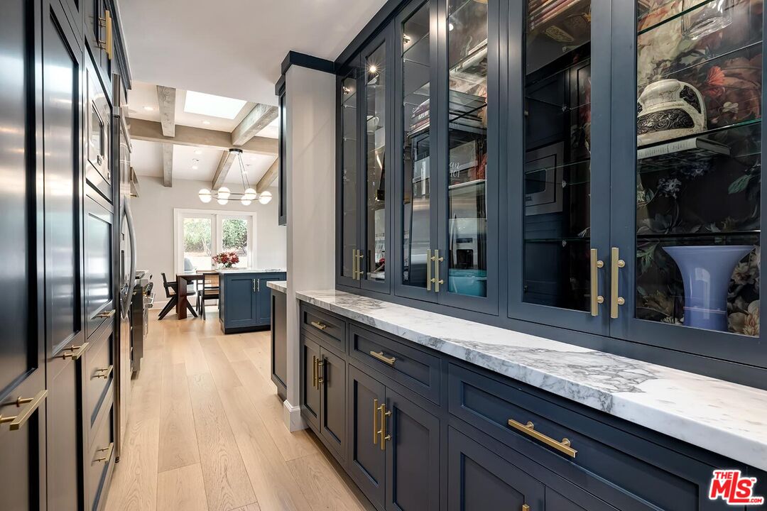 2285 Betty Ln, Beverly Hills