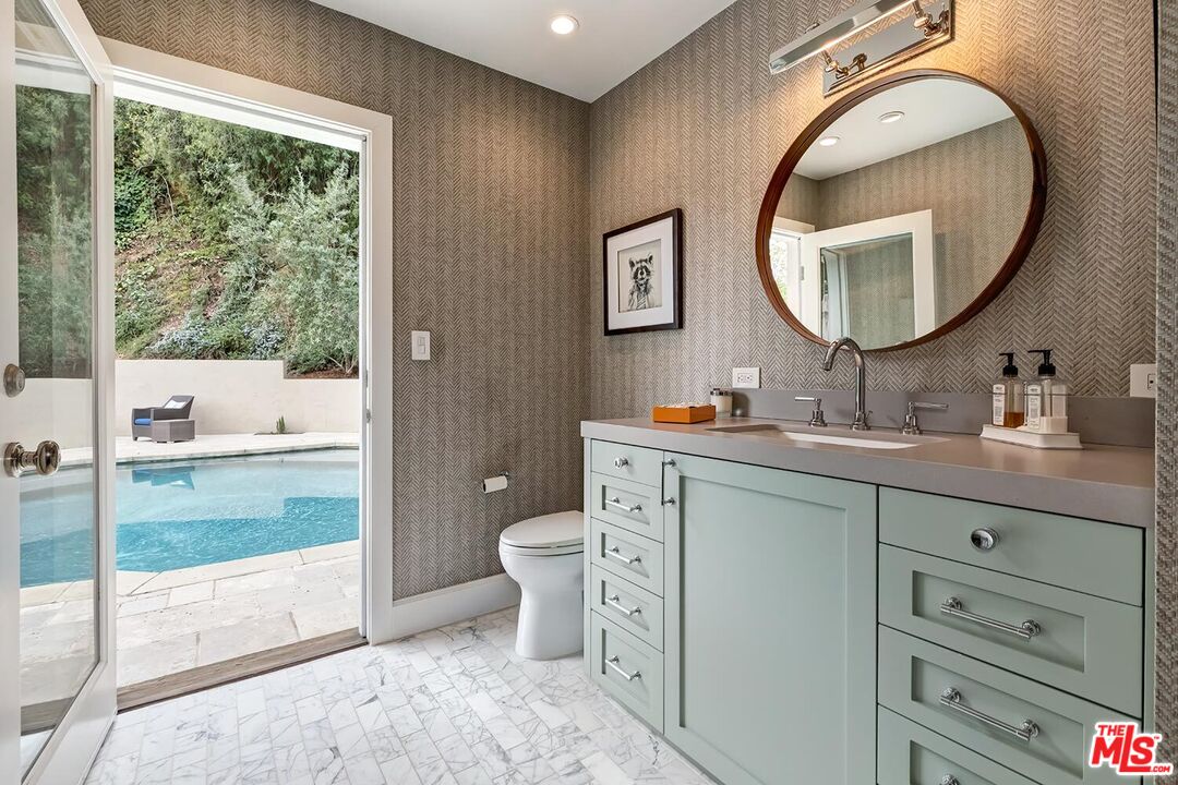 2285 Betty Ln, Beverly Hills