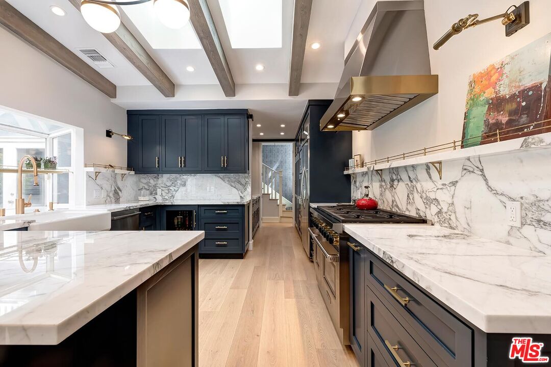 2285 Betty Ln, Beverly Hills