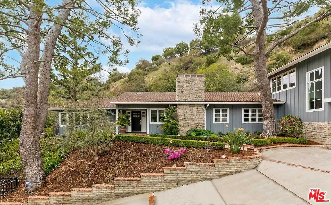 2285 Betty Ln, Beverly Hills