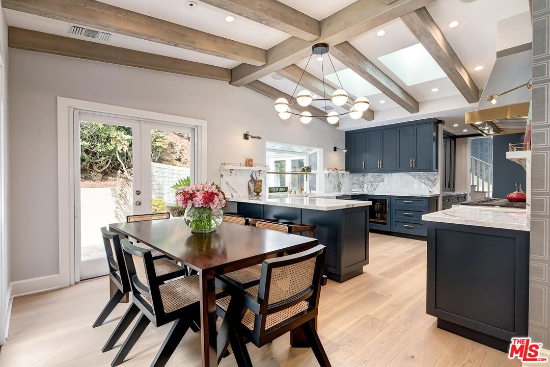 2285 Betty Ln, Beverly Hills