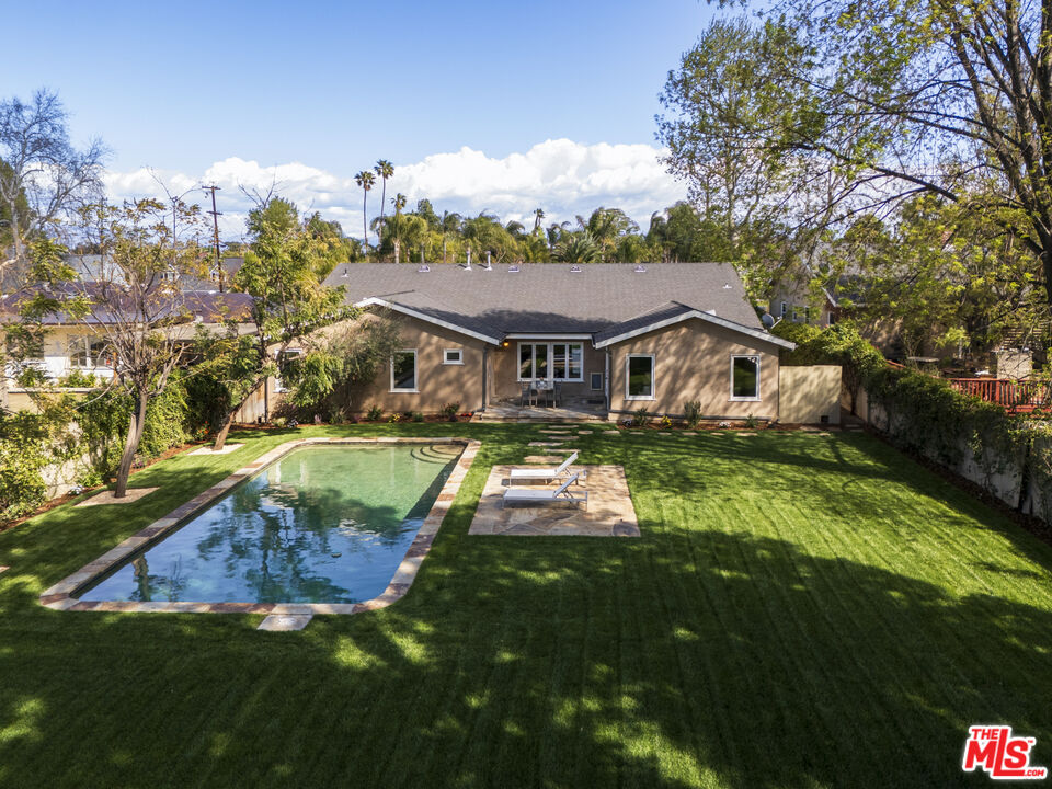 5715 Oakdale Ave, Woodland Hills
