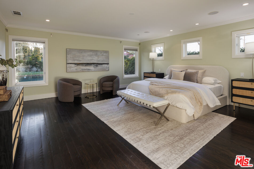 5715 Oakdale Ave, Woodland Hills