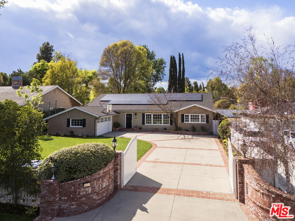 5715 Oakdale Ave, Woodland Hills