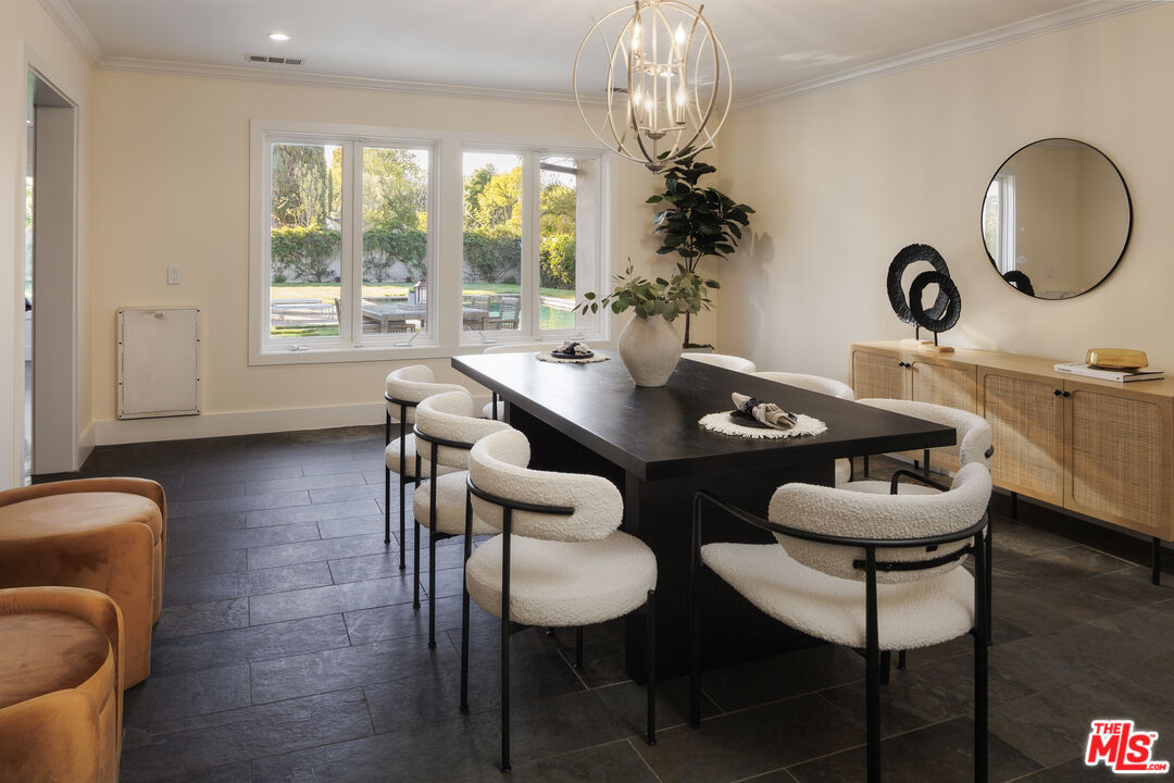 5715 Oakdale Ave, Woodland Hills