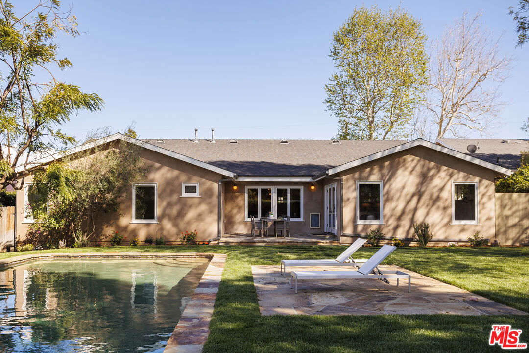 5715 Oakdale Ave, Woodland Hills