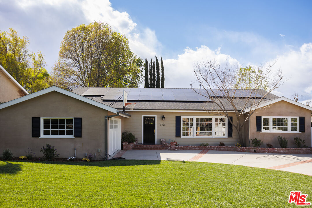 5715 Oakdale Ave, Woodland Hills