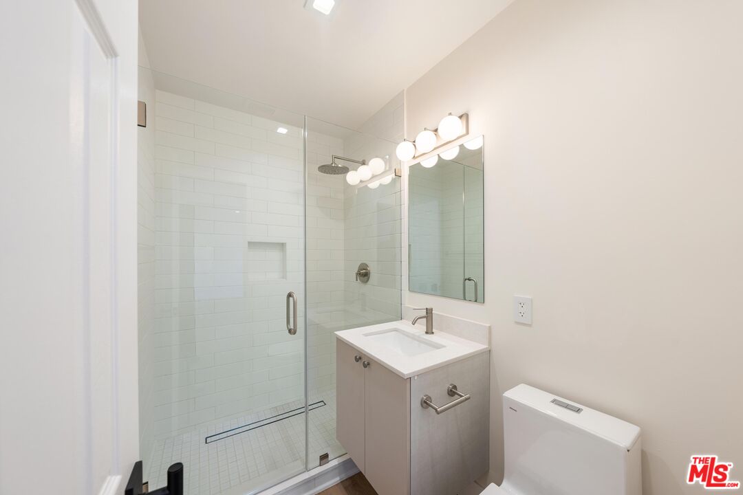 420 S Sepulveda Blvd Unit: 2