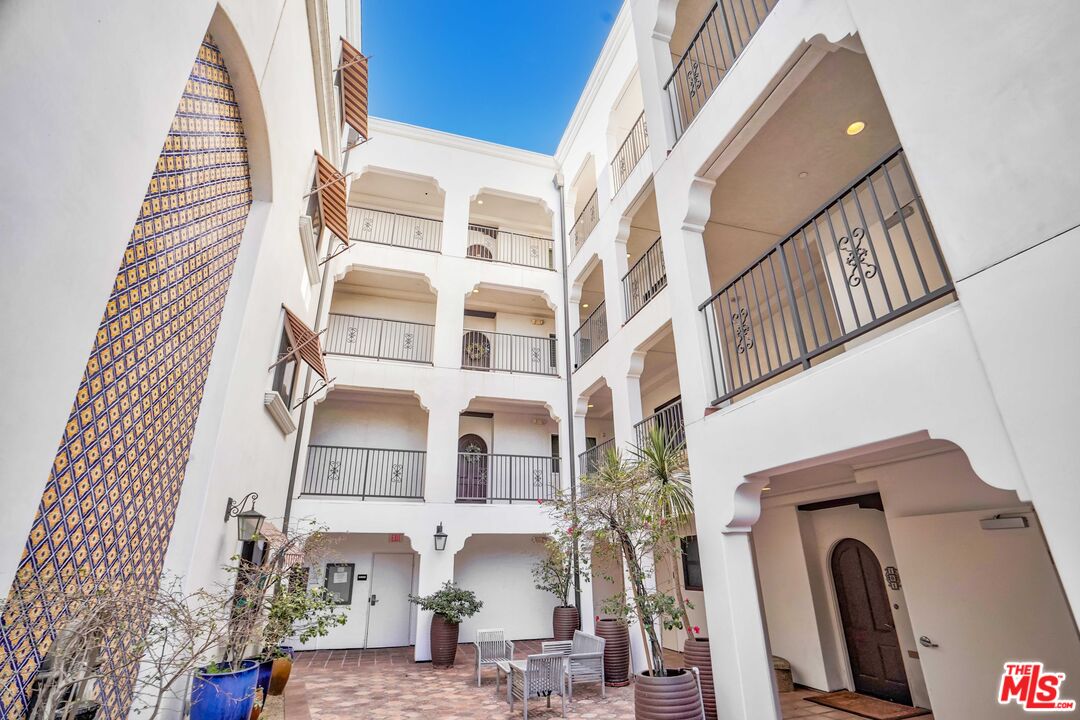 13308 Valleyheart Dr Unit: 207