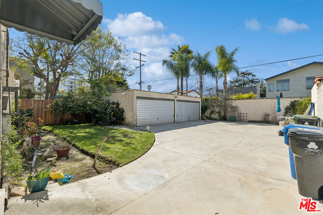 1219 Hi Point St