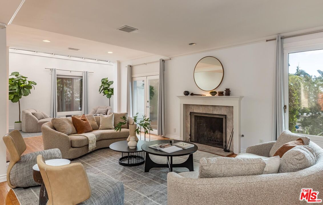 1501 Rising Glen Rd, Sunset Strip