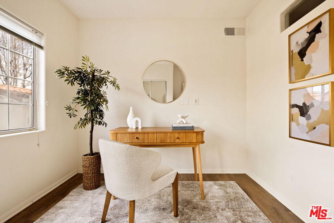 2205 S Bentley Ave Unit: 202