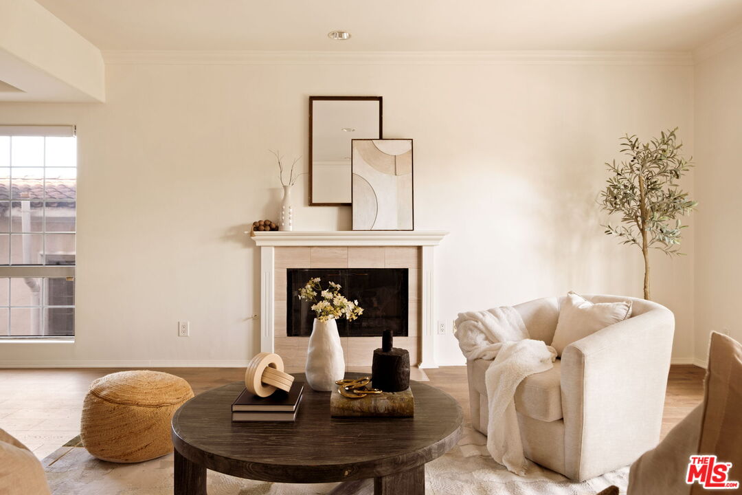 2205 S Bentley Ave Unit: 202